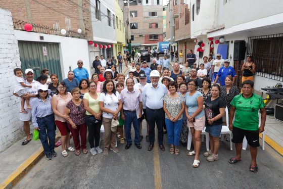 Alcalde de Surco otorga habilitaciones urbanas a la Urbanización 17 Propietarios Individuales