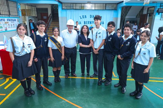 Alcalde de Surco juramenta a alcaldesa y regidores del colegio Nuestra Señora de la Asunción
