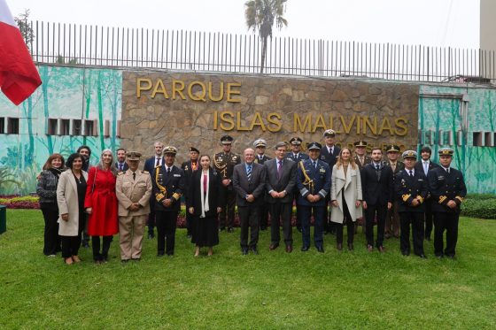 Alcalde de Surco participó en ceremonia por el Día de la Afirmación de los Derechos Argentinos sobre las Islas Malvinas