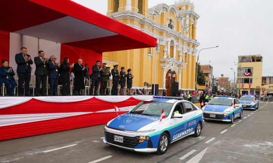 Con desfile escolar y pasacalle Surco rinde homenaje al Perú por sus 204 años de vida independiente