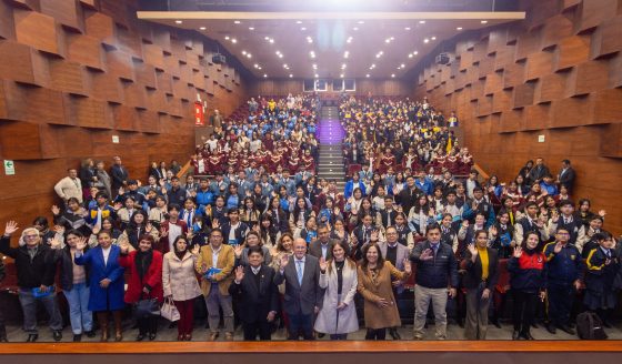 Surco se convierte en el primer distrito con un Fondo Educativo que otorga becas universitarias a escolares destacados