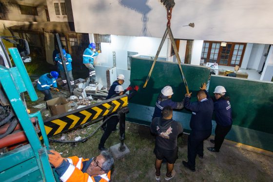Municipalidad de Surco coloca muros para delimitar espacio público junto a vivienda de congresista María Acuña