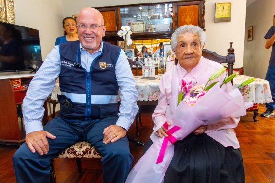 Municipalidad de Surco saluda los 100 años de la vecina Doris Requena Rodríguez