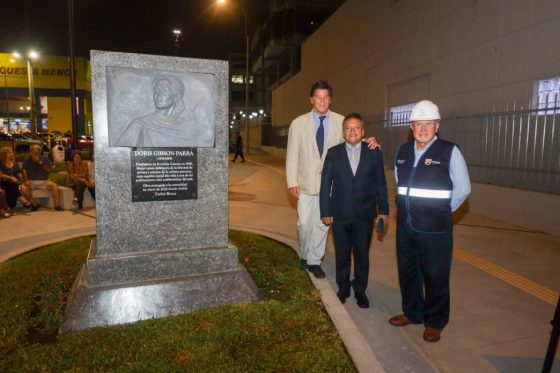 Municipalidad de Surco inaugura plazoleta en memoria de ilustre periodista Doris Gibson
