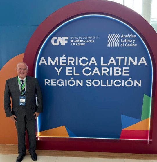 Perú compartió la exitosa experiencia de Techo Propio Surcano en Foro Económico Internacional celebrado en Panamá