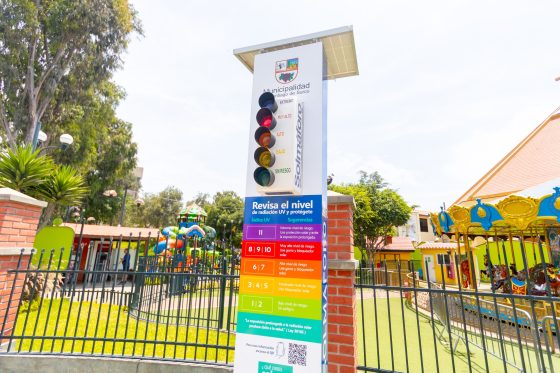 Instalan solmáforo en el Parque de la Amistad de Surco para proteger la salud de las personas